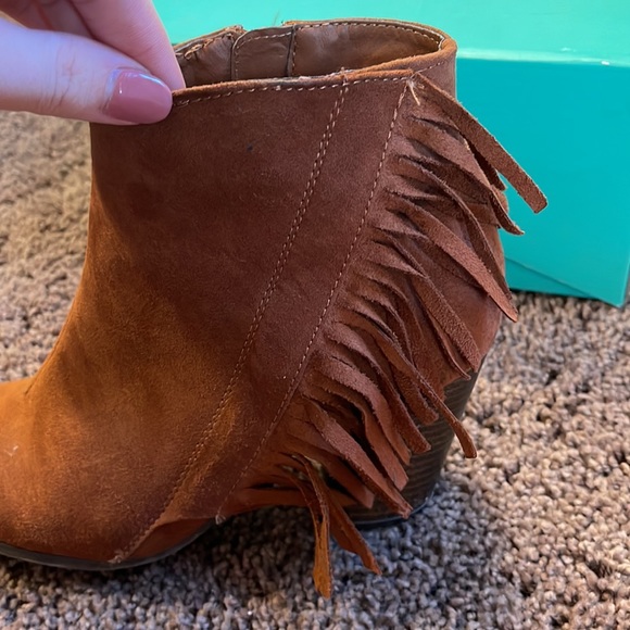 Size 7.5 Women’s Maurice’s Toni Fringe Bootie / Fringe Booties - Picture 11 of 12